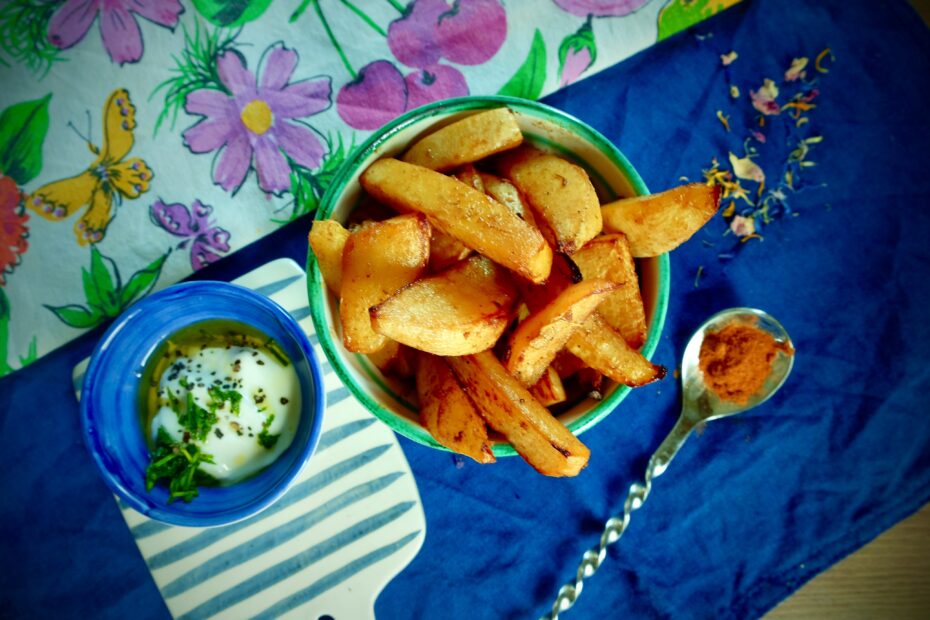 🍴 Envie d’un apéro qui sort de l’ordinaire ? Testez cette délicieuse recette à base de rutabaga rôti ! ✨🥔